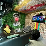 Capsule Art Deco - Jacuzzi - Netflix - Cinema - Arcade De Jeux & Nintendo Switch - 2 - Filet Suspendu Valenciennes